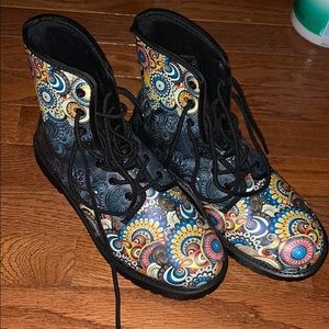 Hippie combat boots!! Never worn:)
